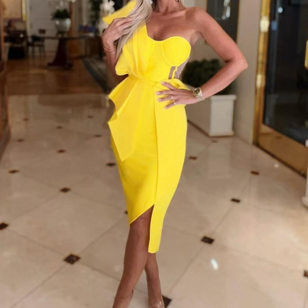 Dress - Picture 2 of 4